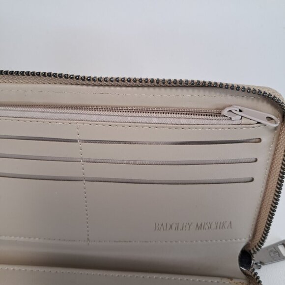 Badgley Mischka Zip Around Flap Front Pocket Taupe Wallet - Picture 6 of 12